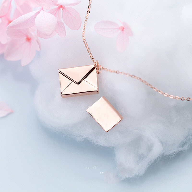Collar de sobre Opaline